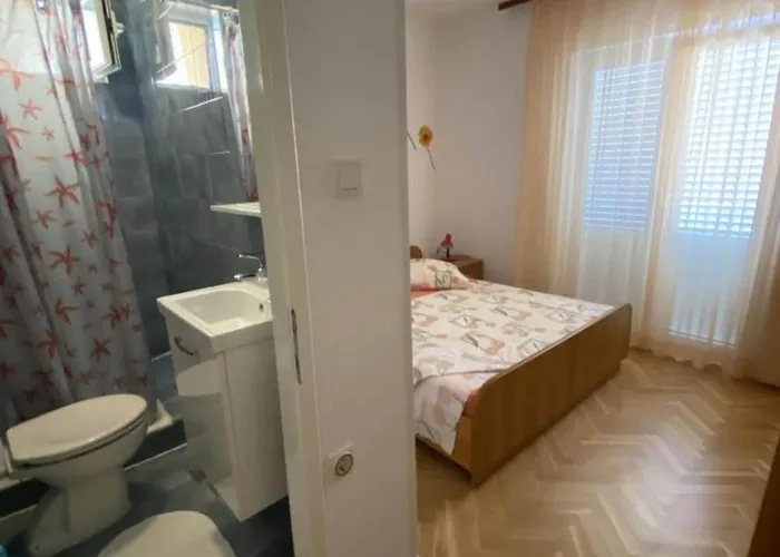 Jagoda - Three Bedroom A1 アパート